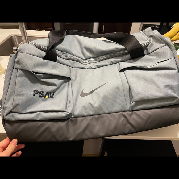 Nike duffle bag large